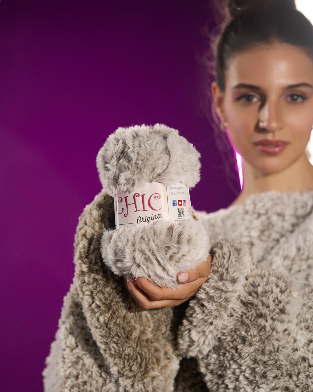 LANA CHIC 100% Poliestere CF 500 gr