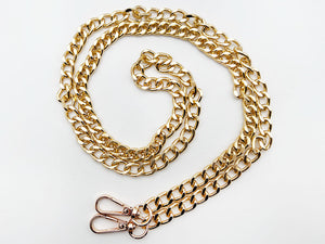 Chaîne en métal c12 avec mousquetons 110 cm 14x9mm