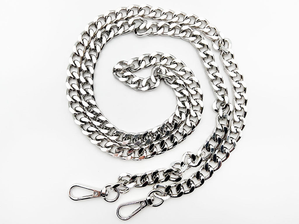 CATENA METALLO C17 CON MOSCHETTONI 110 CM